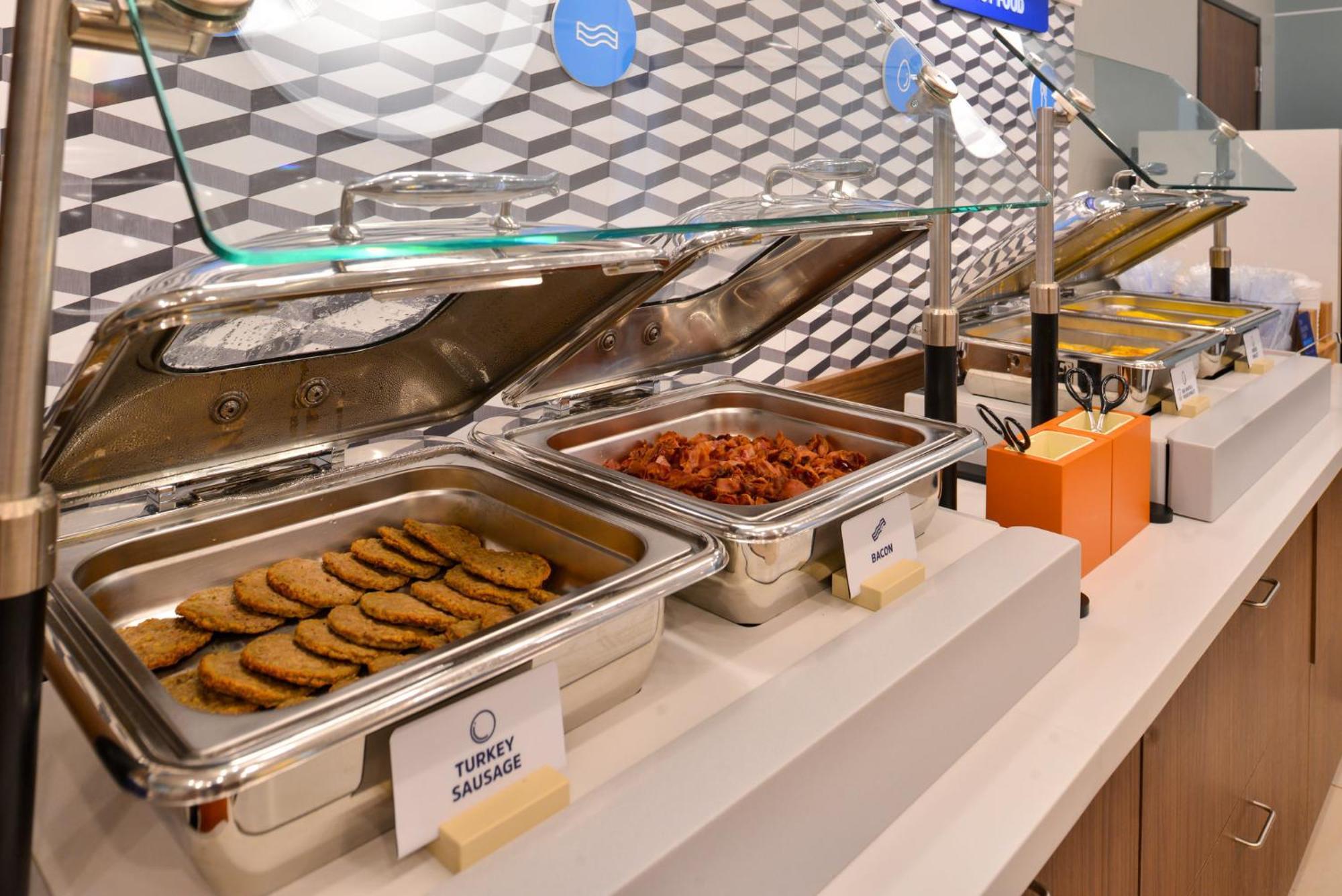 Holiday Inn Express & Suites - Toronto Airport South By Ihg Exteriér fotografie