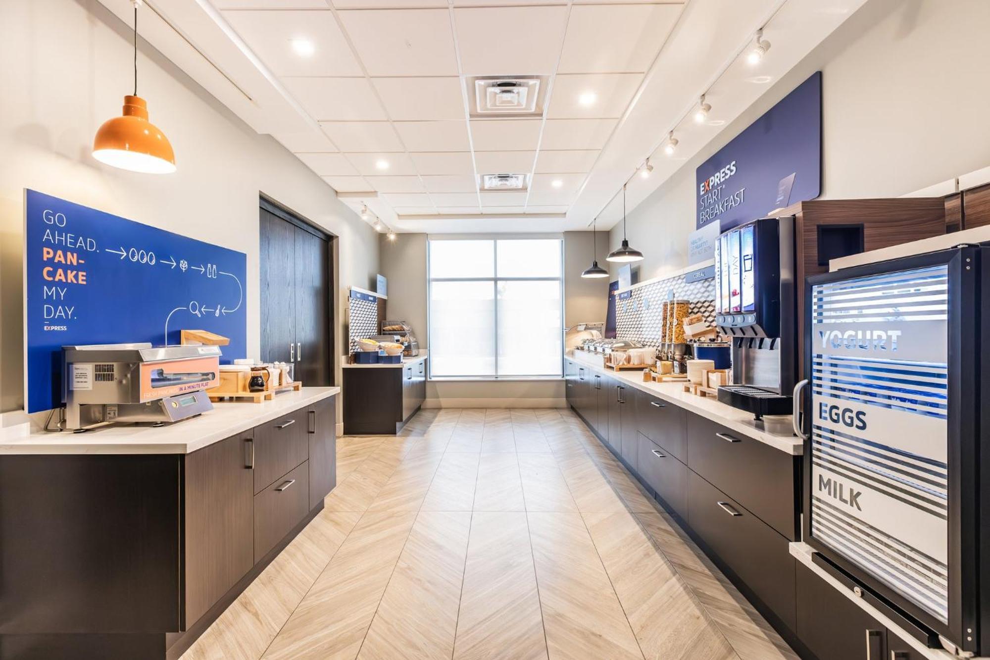 Holiday Inn Express & Suites - Toronto Airport South By Ihg Exteriér fotografie