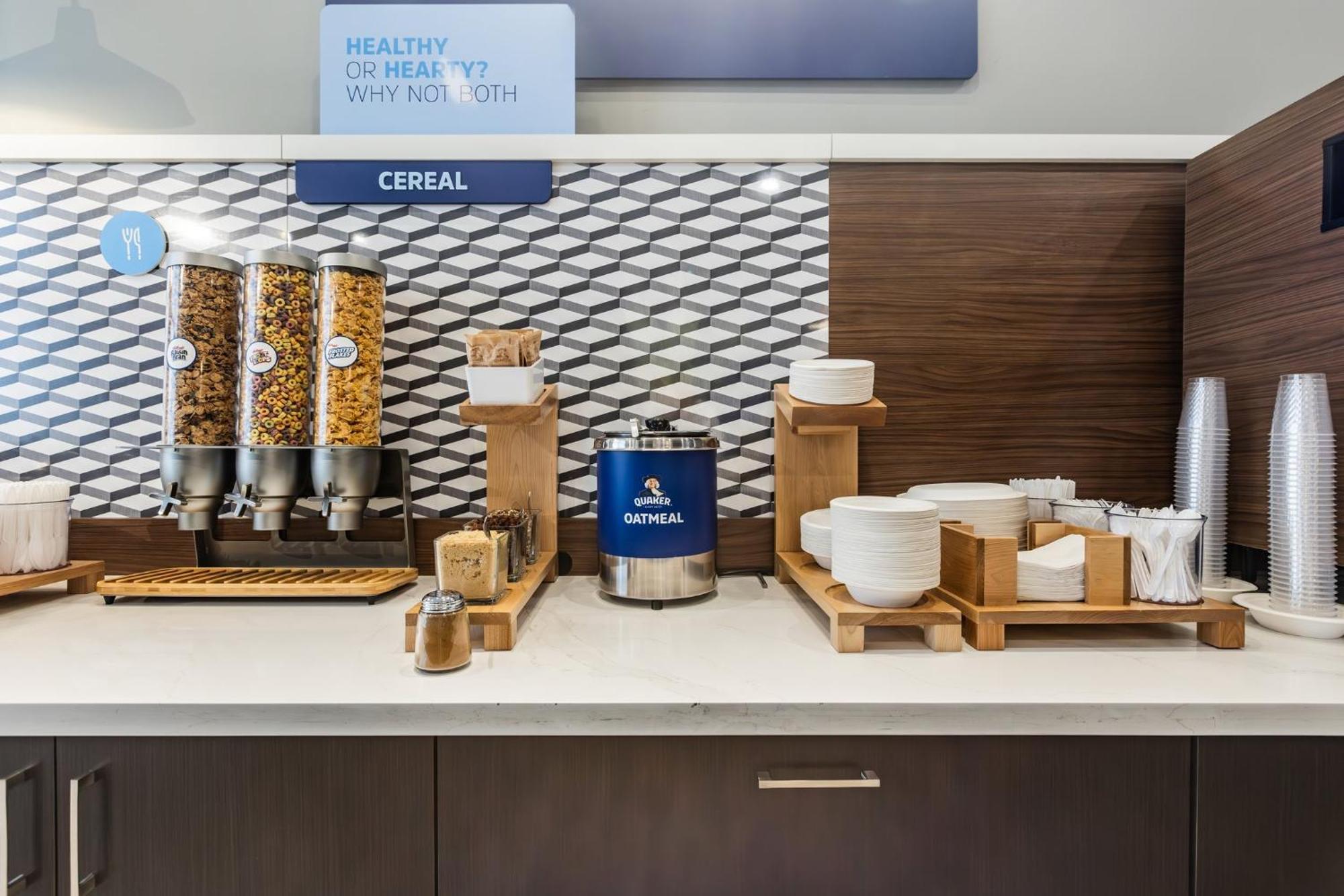 Holiday Inn Express & Suites - Toronto Airport South By Ihg Exteriér fotografie