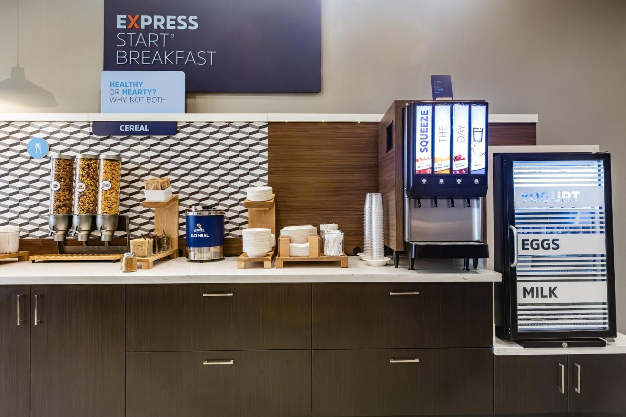 Holiday Inn Express & Suites - Toronto Airport South By Ihg Exteriér fotografie