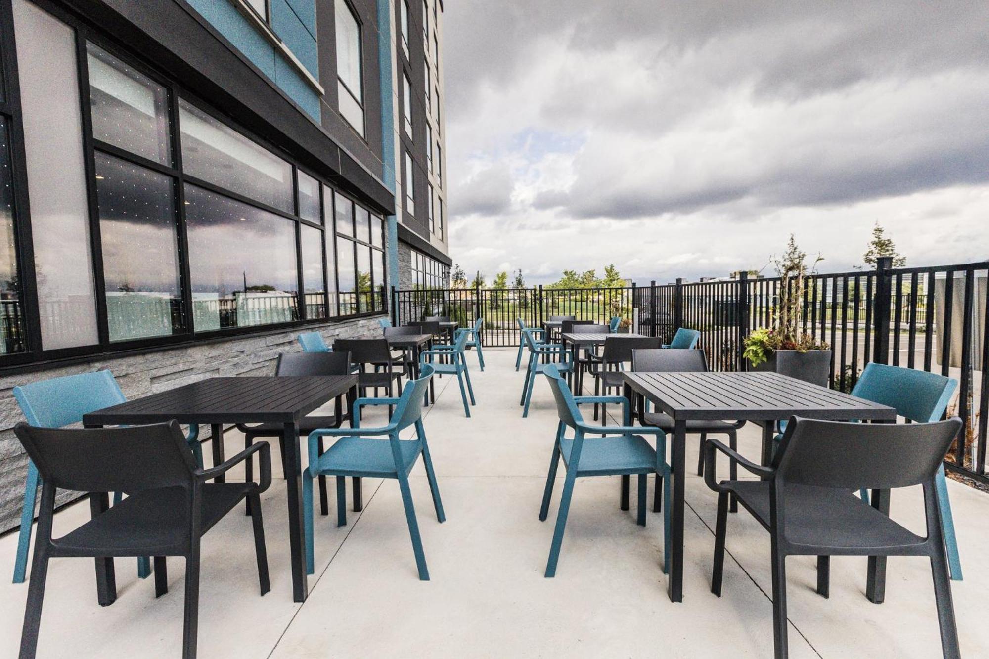 Holiday Inn Express & Suites - Toronto Airport South By Ihg Exteriér fotografie
