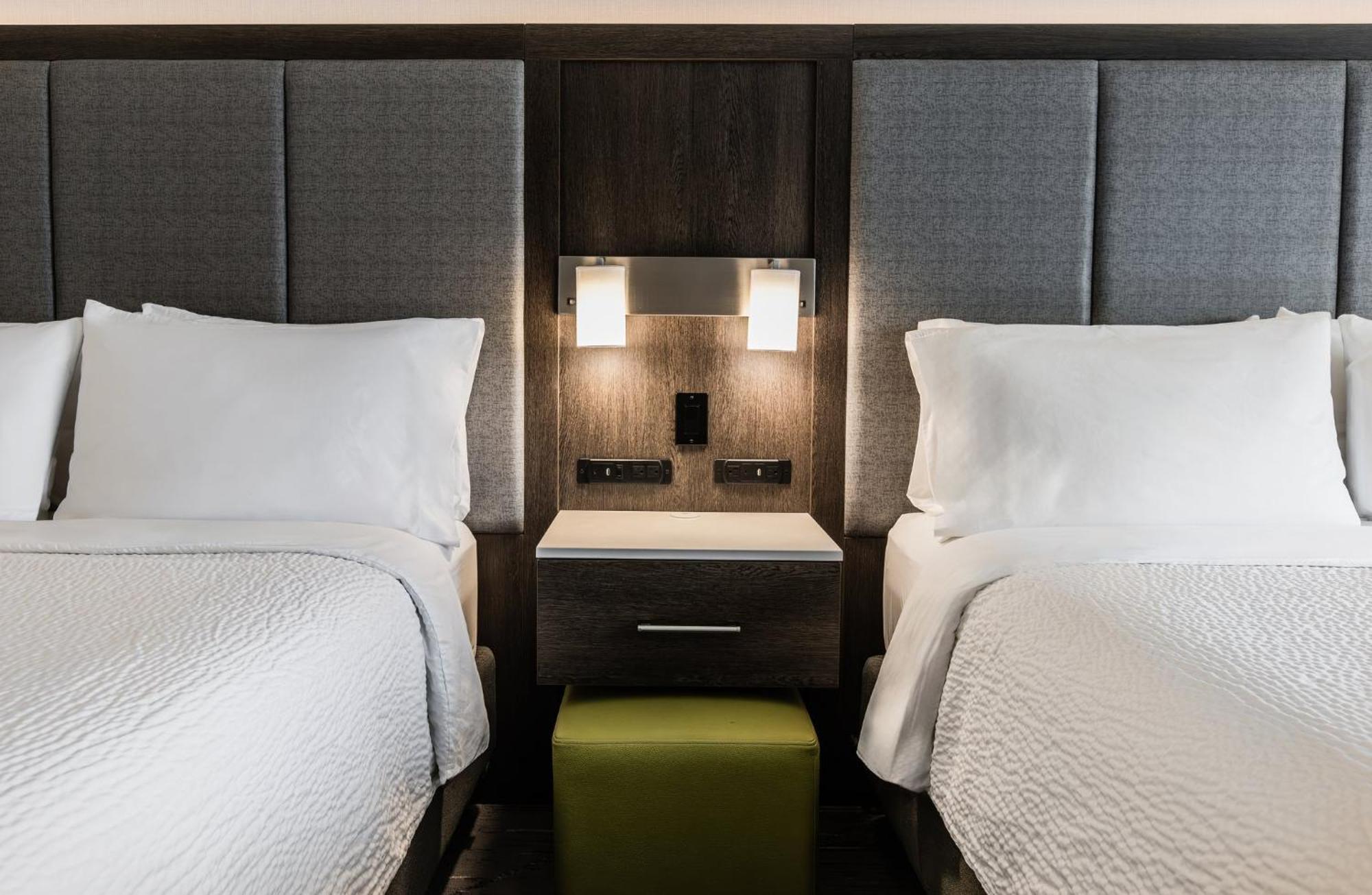 Holiday Inn Express & Suites - Toronto Airport South By Ihg Exteriér fotografie