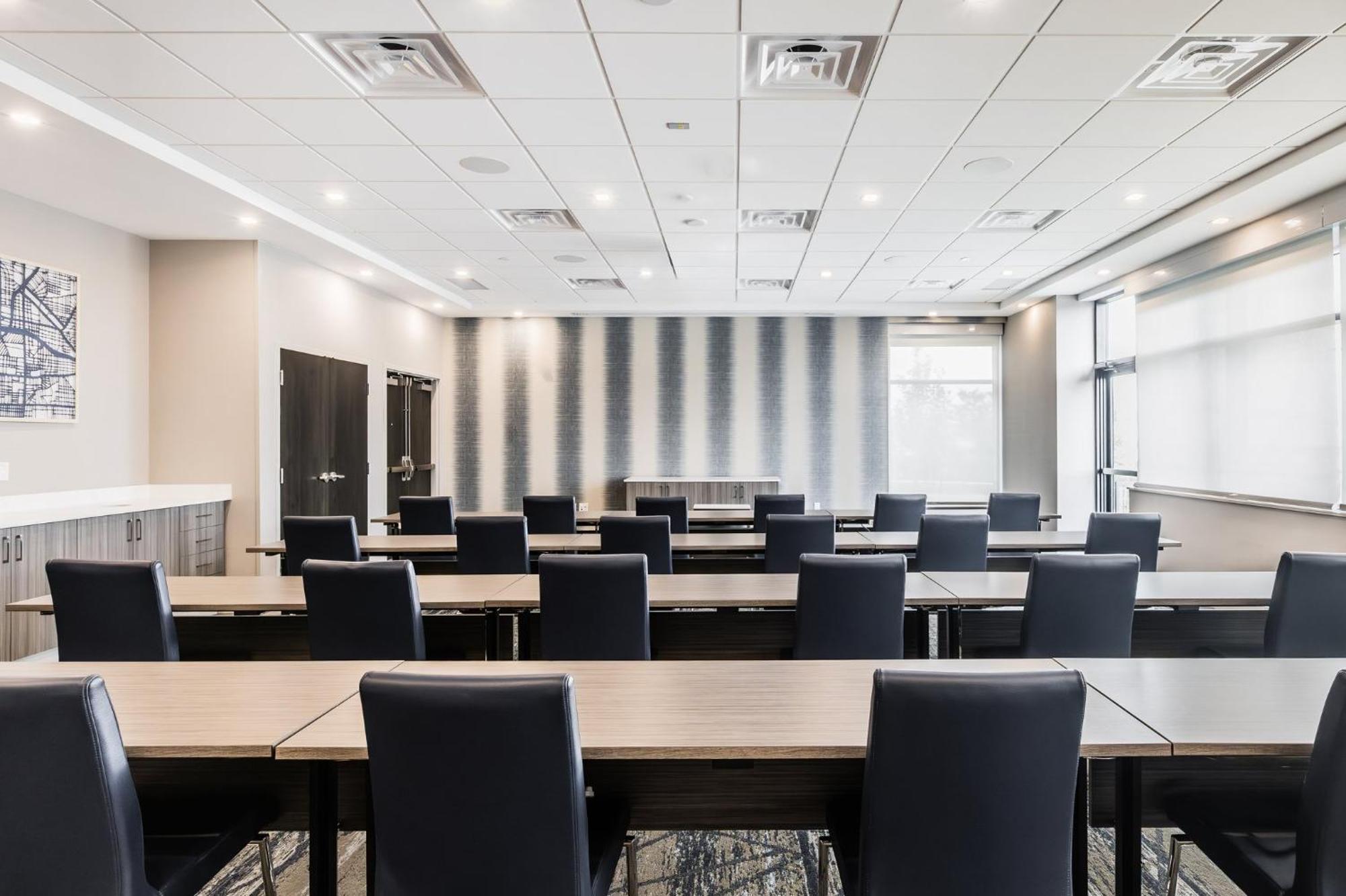 Holiday Inn Express & Suites - Toronto Airport South By Ihg Exteriér fotografie