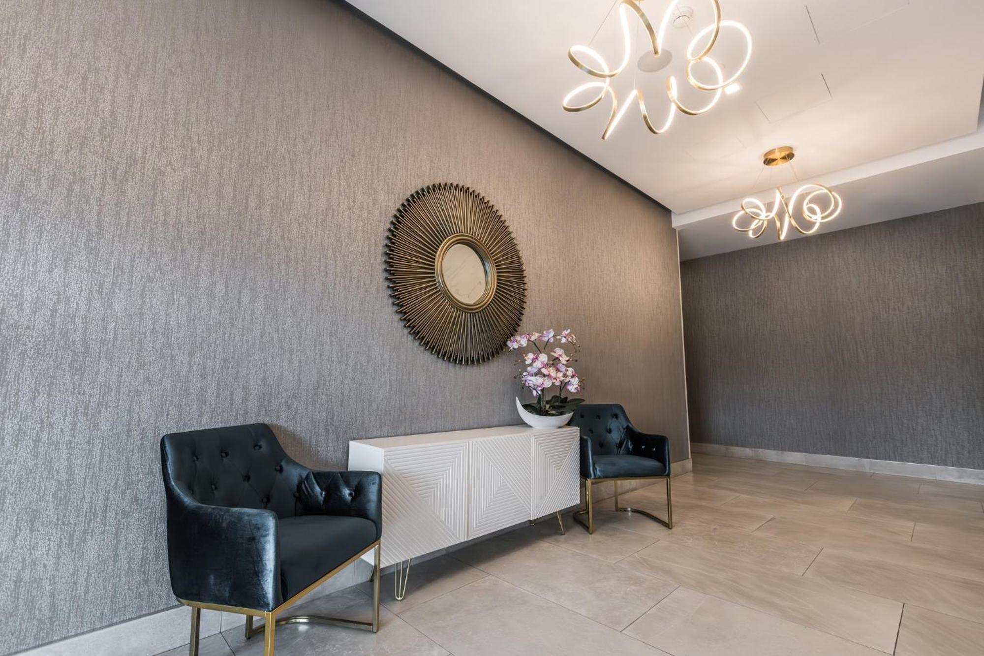 Holiday Inn Express & Suites - Toronto Airport South By Ihg Exteriér fotografie